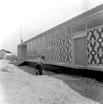 839458 Gezicht op de voorgevel van het nieuwe N.S.-station Purmerend te Purmerend.